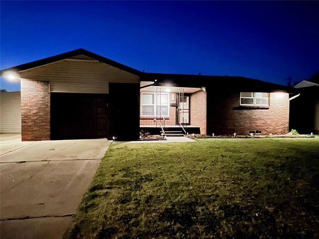 101 NE 5th Street, Moore, OK 73160