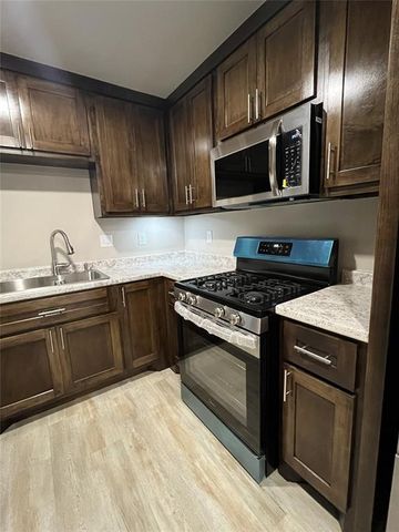 101 NE 5th Street, Moore, OK 73160