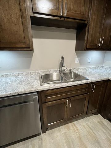 101 NE 5th Street, Moore, OK 73160