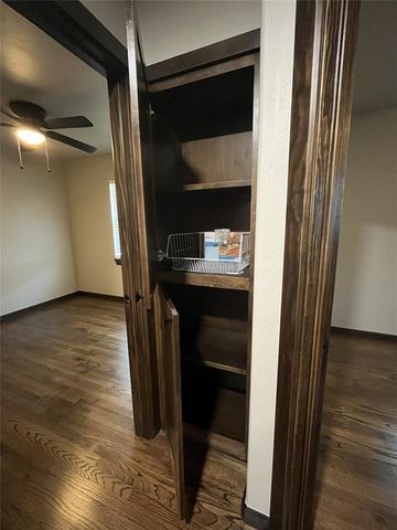 101 NE 5th Street, Moore, OK 73160