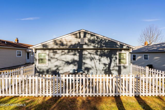 12 Plymouth Drive, Berkeley, NJ 08721