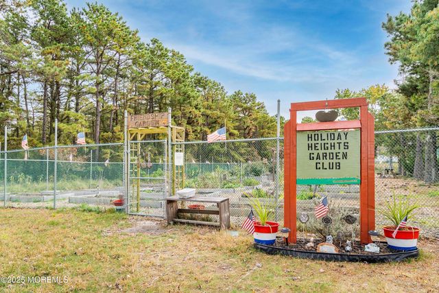 12 Plymouth Drive, Berkeley, NJ 08721