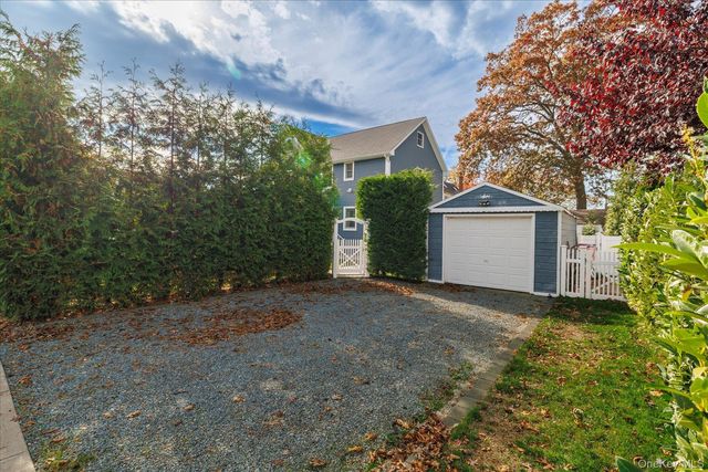 2 Atlas Avenue, Malverne, NY 11565