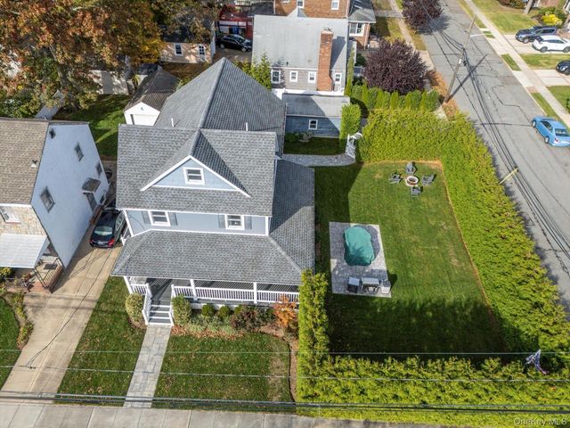 2 Atlas Avenue, Malverne, NY 11565