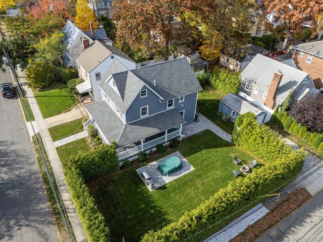 2 Atlas Avenue, Malverne, NY 11565