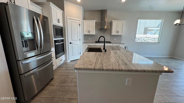 388 NAILSEAS Place, El Paso, TX 79928