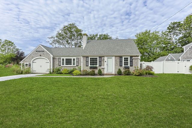 29 Winchester Avenue, West Yarmouth, MA 02673