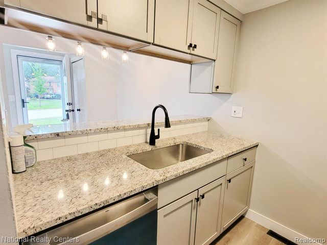 35299 Terrybrook Drive, Sterling Heights, MI 48312