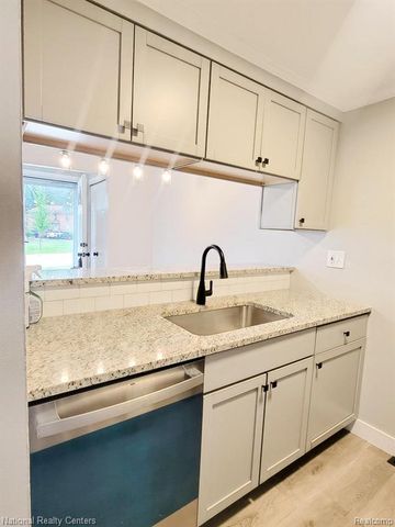 35299 Terrybrook Drive, Sterling Heights, MI 48312