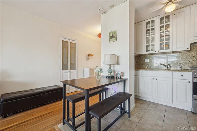 855 E Broadway 4G, Long Beach, NY 11561