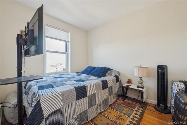 855 E Broadway 4G, Long Beach, NY 11561