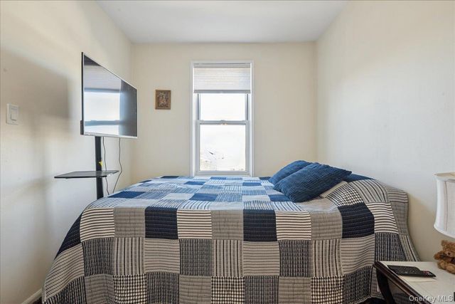 855 E Broadway 4G, Long Beach, NY 11561