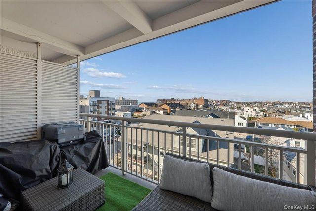 855 E Broadway 4G, Long Beach, NY 11561