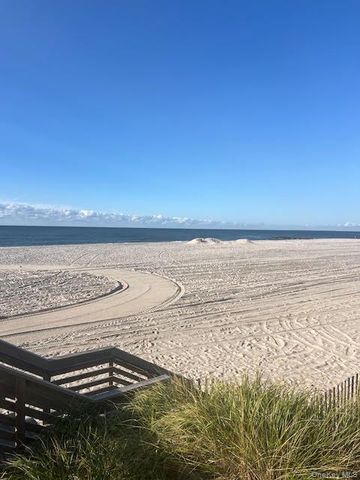 855 E Broadway 4G, Long Beach, NY 11561