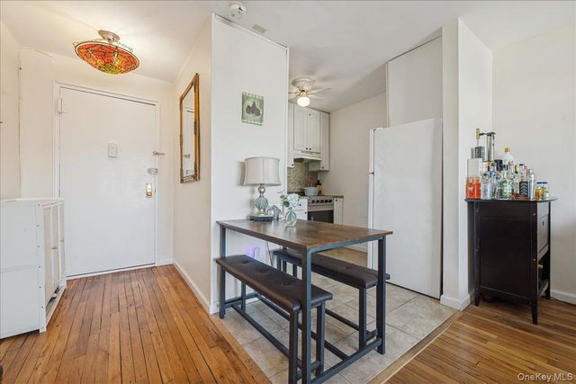 855 E Broadway 4G, Long Beach, NY 11561