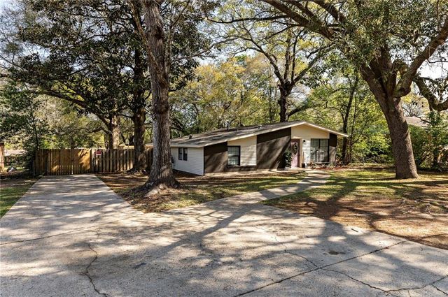 5404 Forest Park Drive, Mobile, AL 36618