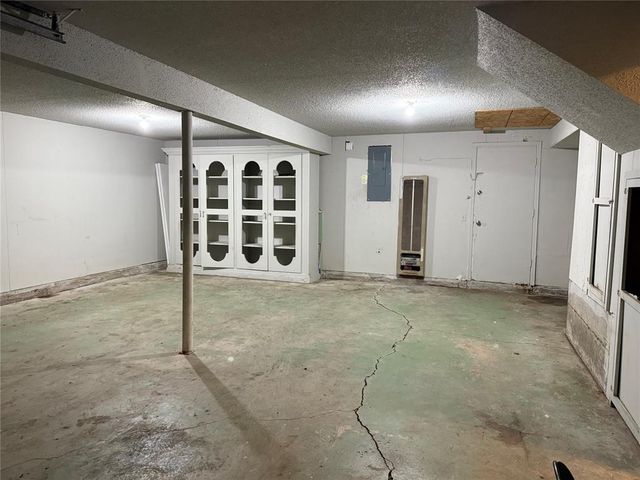 2008 Lyndon Circle, The Village, OK 73120