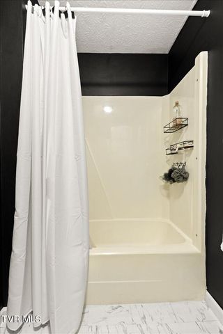 303 Clifftop Court, Mount Carmel, TN 37645