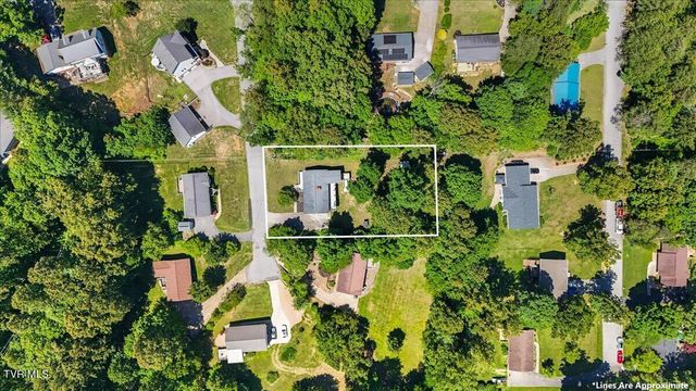 303 Clifftop Court, Mount Carmel, TN 37645