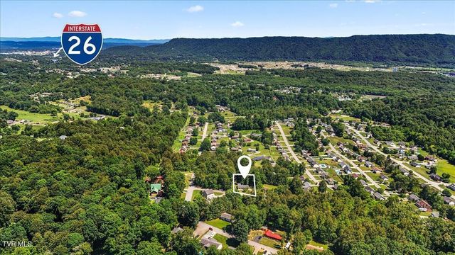 303 Clifftop Court, Mount Carmel, TN 37645