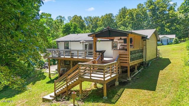 303 Clifftop Court, Mount Carmel, TN 37645
