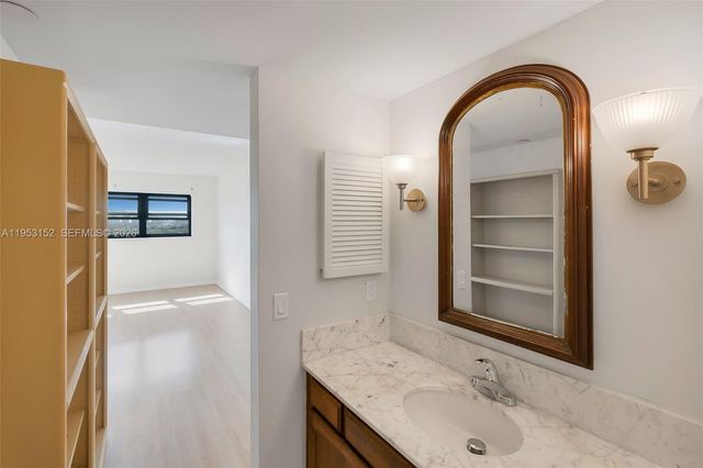 3200 Port Royale Dr N 1006, Fort Lauderdale, FL 33308