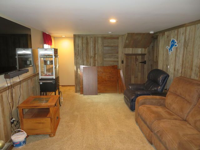 12004 Elmdale Drive, Manchester, MI 48158