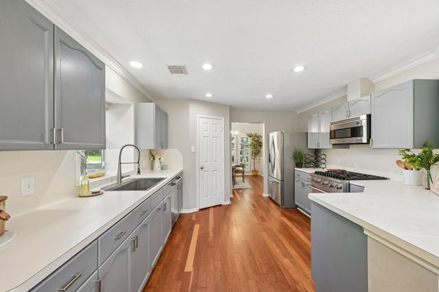 126 Selkirk Drive, Sugar Land, TX 77479