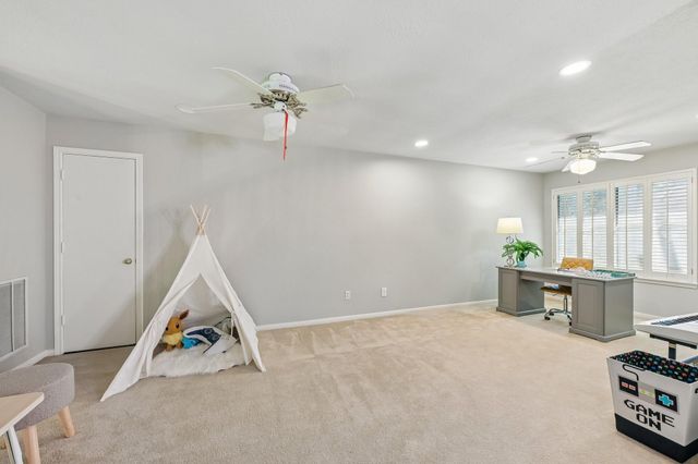 126 Selkirk Drive, Sugar Land, TX 77479