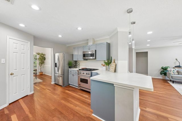 126 Selkirk Drive, Sugar Land, TX 77479