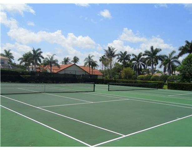 6292 Shadow Tree Lane, Lake Worth, FL 33463