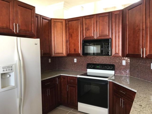 6292 Shadow Tree Lane, Lake Worth, FL 33463