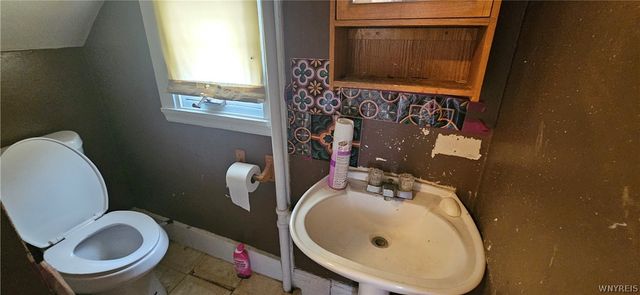 2906 Pine Avenue, Niagara Falls, NY 14301