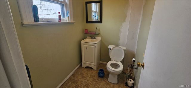 2906 Pine Avenue, Niagara Falls, NY 14301