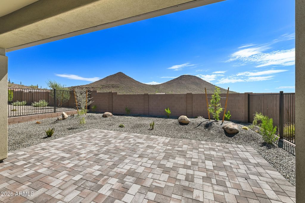 12987 W EAGLE FEATHER Road, Peoria, AZ 85383 — exterior