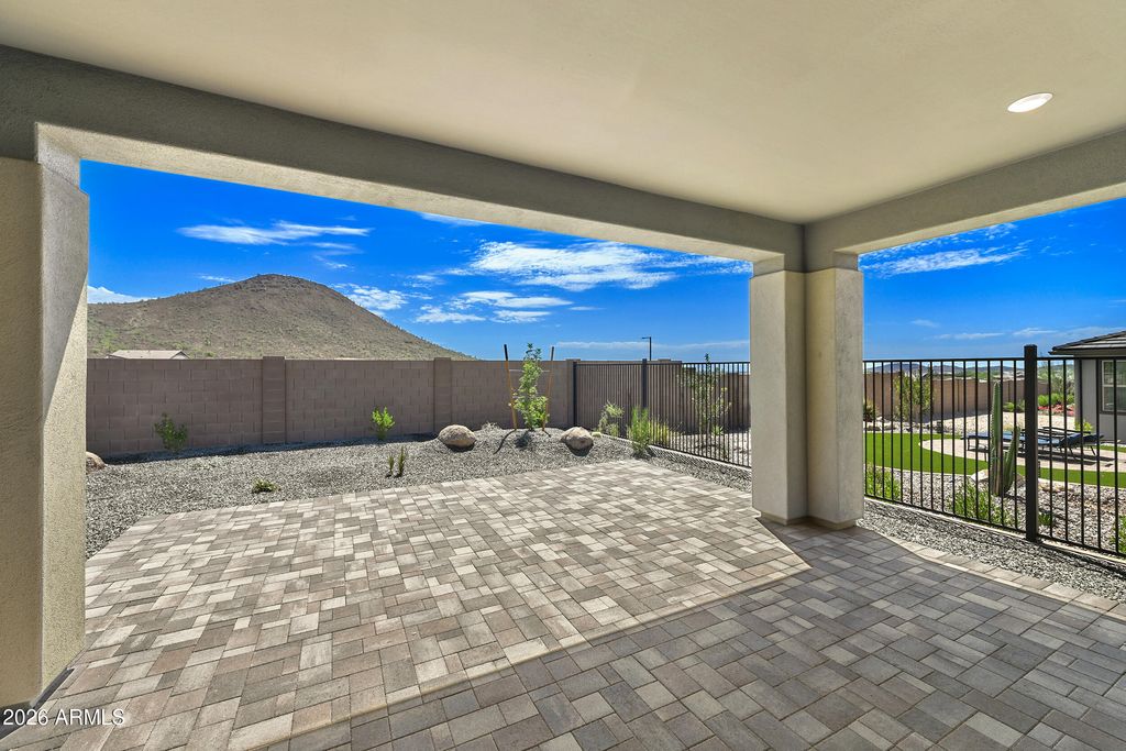 12987 W EAGLE FEATHER Road, Peoria, AZ 85383 — photo 4