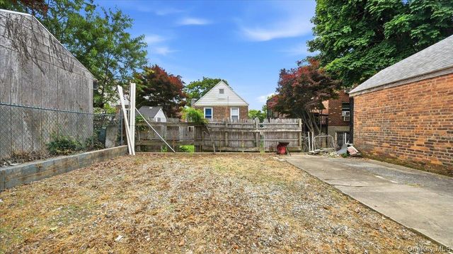 832 Calhoun Avenue, Bronx, NY 10465