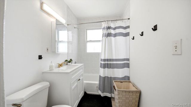 832 Calhoun Avenue, Bronx, NY 10465