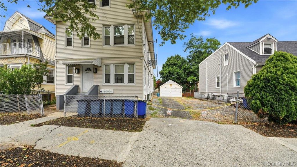 832 Calhoun Avenue, Bronx, NY 10465