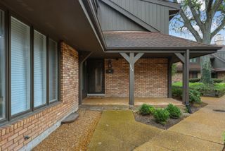 1935 Mission Hills Lane, Northbrook, IL 60062