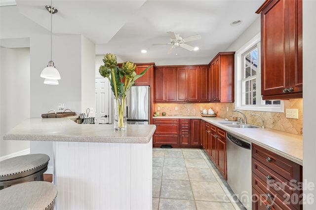 43 S Kuykendall Court, Hendersonville, NC 28739