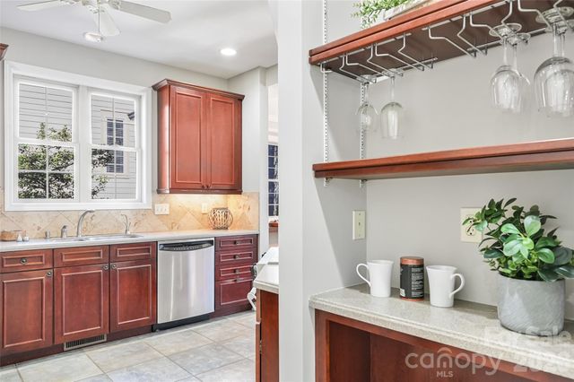 43 S Kuykendall Court, Hendersonville, NC 28739