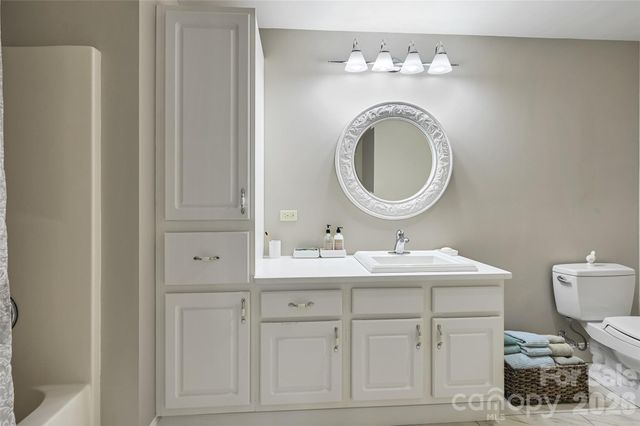 43 S Kuykendall Court, Hendersonville, NC 28739