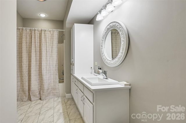 43 S Kuykendall Court, Hendersonville, NC 28739