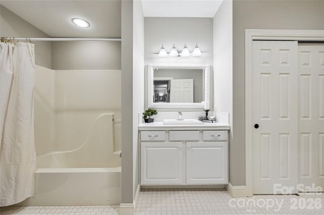 43 S Kuykendall Court, Hendersonville, NC 28739