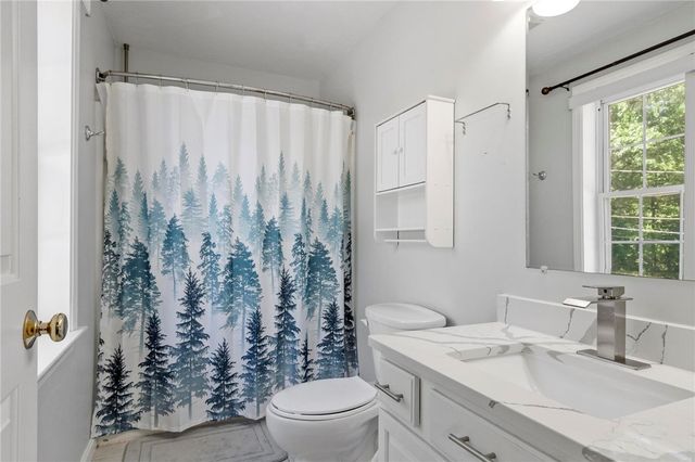 22 Columbia Avenue, Fitchburg, MA 01420