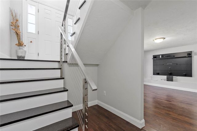 22 Columbia Avenue, Fitchburg, MA 01420