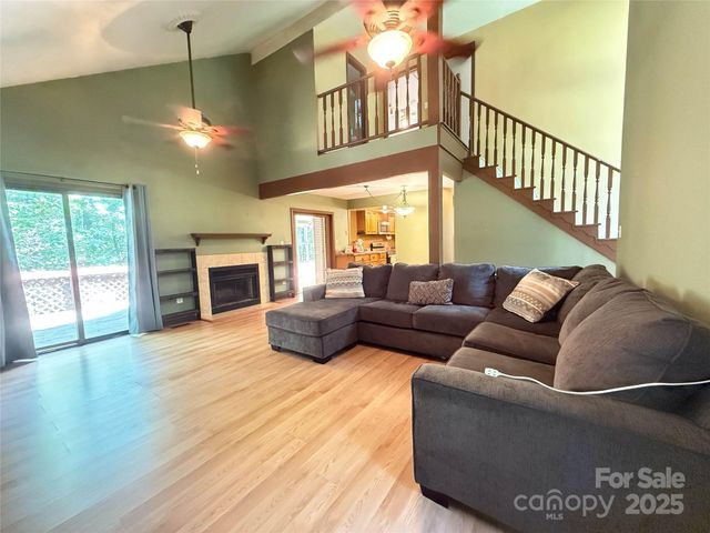 5685 Pine Ridge Drive, Connelly Springs, NC 28612