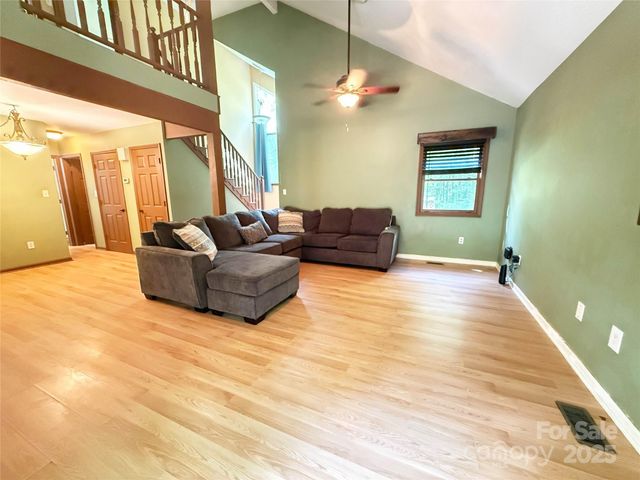 5685 Pine Ridge Drive, Connelly Springs, NC 28612