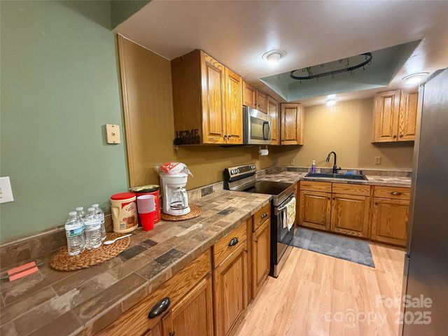 5685 Pine Ridge Drive, Connelly Springs, NC 28612